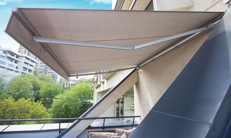 Comment optimiser l'installation de vos stores à Beynost ?