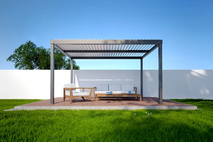 Pergola en bois sur pavers conception de paysage avec des fleurs ornementales sélectionnées et des oasis de jardin à feuilles persistantes